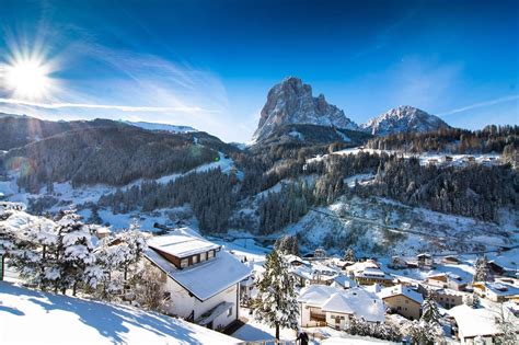 On the sella ronda circuit, beginners and intermediates will definitely find some epic runs within the 175 kilometres of piste. Santa Cristina. Vacanze a Santa Cristina- Alto Adige
