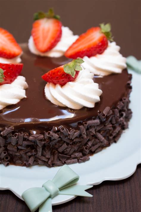 Come glassare una torta al cioccolato. Torta Mud Cake al cioccolato senza glutine - Madalina ...
