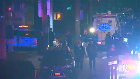 Police Officer Shot Armed Suspect Killed On Staten Island Abc7 New York