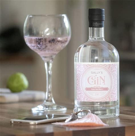 Personalised Bottle Of Gin With Her Name Oh In 2020 Gin Bottles