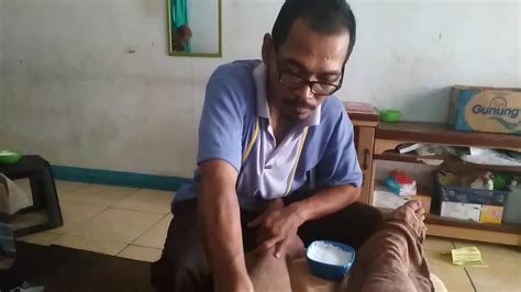 Teknik Memijat Refleksi Oleh Adrian Massage Limo Depok Youtube