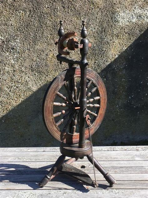 Upright Spinning Wheel Antiques Atlas