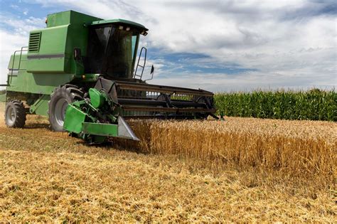 De Que Forma A Introdução De Maquinários No Trabalho Agrícola