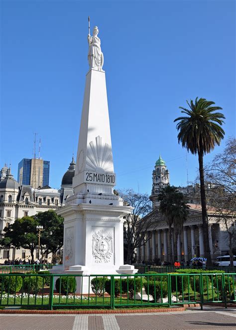 Pirámide De Mayo And Plaza De Mayo Buenos Aires Enwikipedi Flickr