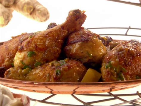 Mix garlic, saffron, ginger, paprika, cumin and turmeric together. Chicken Tagine Recipe | Melissa d'Arabian | Food Network