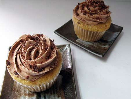 Making and assembling this cake may seem daunting at first. 7 Deliciously Low-Fat Cake Recipes - Craftfoxes