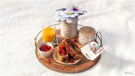 Breakfast in bed tray ideas. Mother's Day gift idea: Breakfast in bed tray, arts and ...