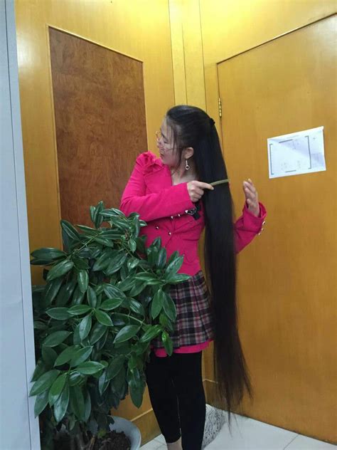 Liuziyan18 Show Her Super Long Hair