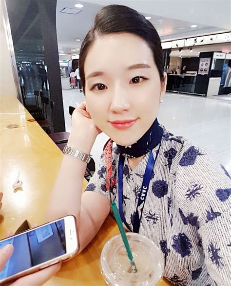 Maybe you would like to learn more about one of these? 【China】 China Eastern Airlines cabin crew / 中国東方航空 客室乗務員 ...