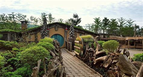Rumah Hobbit Paraland Resort / Paraland Wisata Selfie Kekinian Paling Ngehits Di Majalengka ...
