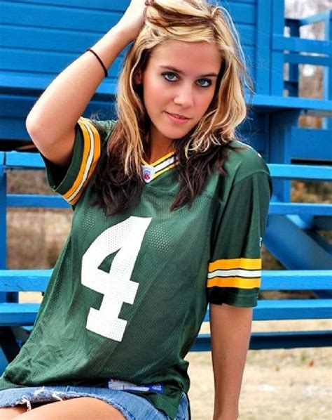 Pin By Kristan Fichtner On Packers Gameday Outfit Green Bay Cheerleaders Sport Girl