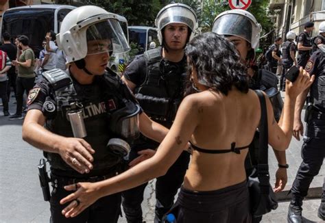 Policía turca reprime marcha del orgullo LGBT en Estambul hay casi 200