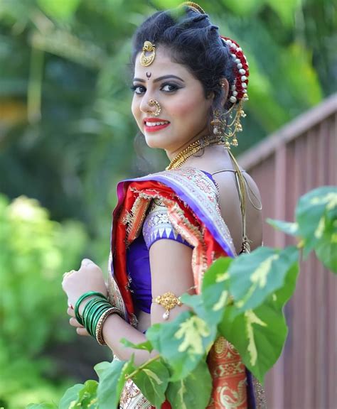 Bride Photos Poses Indian Bride Poses Bride Photography Poses Beautiful Girl Body Beautiful