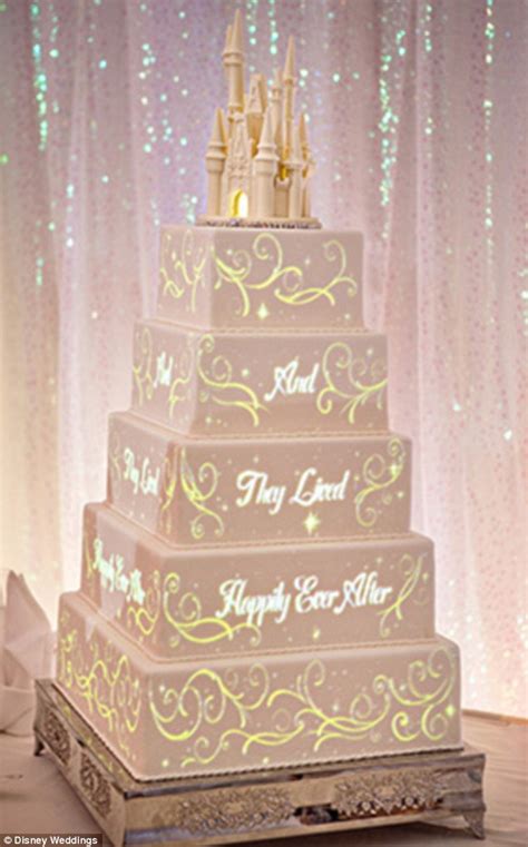 Disney Creates Animated Wedding Cake With Magical Stories Projected