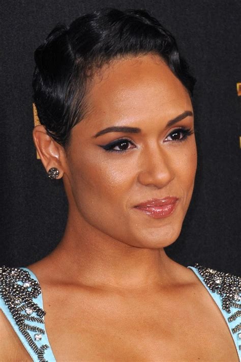 Coiffure cheveux courts chic 2015. coupe courte femme afro 2016