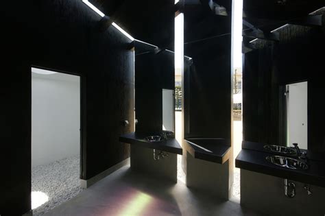 Daigo Ishii Future Scape Architects Orient Sliced House Of Toilet
