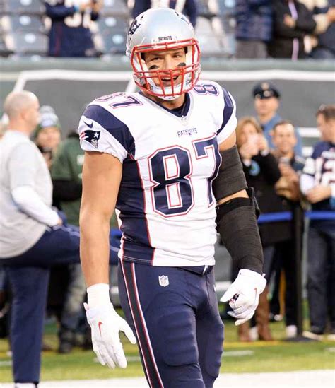 Patriots Tight End Rob Gronkowski Stars In New Series Mvp