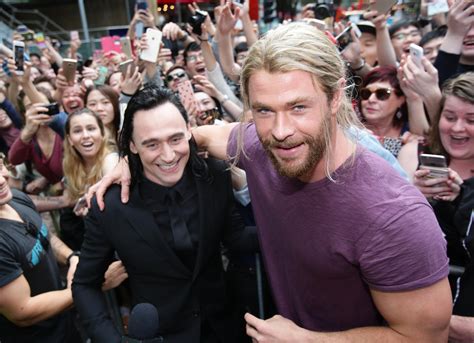 the moment chris hemsworth and tom hiddleston realized thor was special