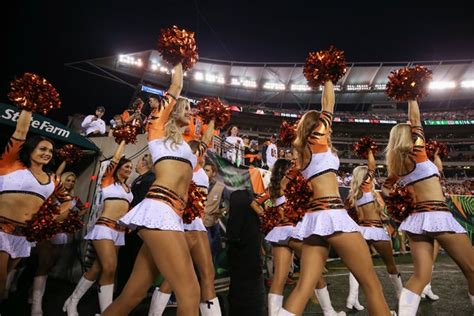 Pro Cheerleaders Say Groping And Sexual Harassment Are Part Of The Job The New York Times