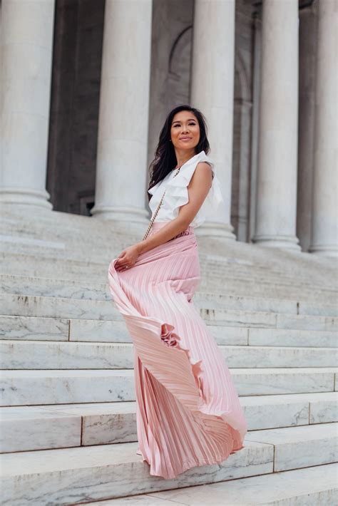 Elegance Pleated Maxi Skirt At The Jefferson Memorial Color And Chic