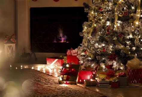 Avoid A Fire Hazard With Safe Christmas Tree Lights