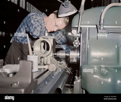Factory Worker Producing 37mm Guns And Gun Mounts 1942 Stock Photo Alamy