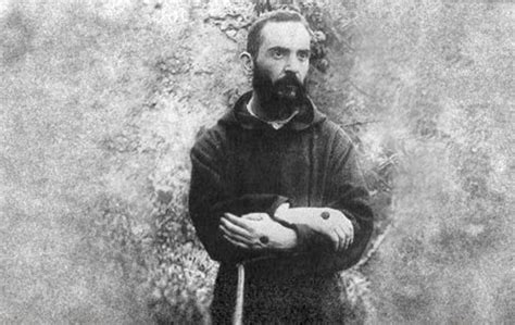 Arriba 97 Imagen Padre Pio Fotos Reales Abzlocalmx