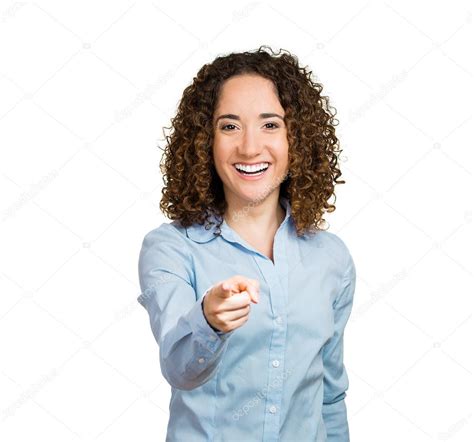 Mujer Feliz Sonriendo Riendo Apuntando Con Dedo — Foto De Stock