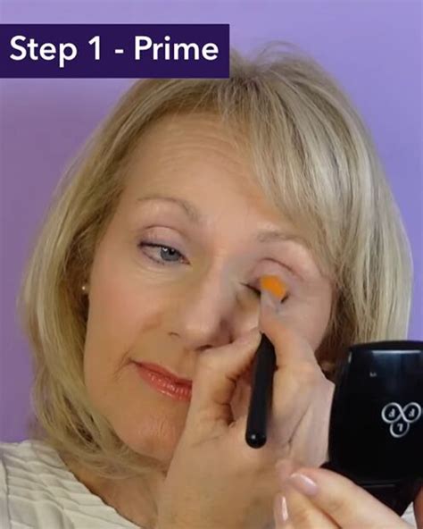 Quick Eye Makeup Look For Women Over 50 Upstyle