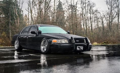 Steelhoovers Stanced Crown Vic At Rscs8