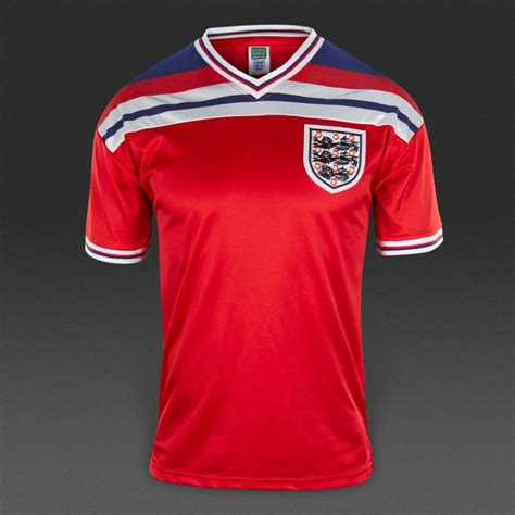 Get the latest england football news, team, fixtures and results plus updates from harry kane and gareth southgate's three lions squad. Football Shirts - Score Draw Retro England Football Away ...
