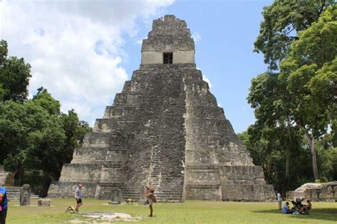 Desde Flores tour de un día a las ruinas de Tikal GetYourGuide