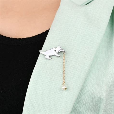 New Alloy Cute Little White Imitation Pearl Cat Catching Ball Brooch Pins Chic Fashion Jewelry