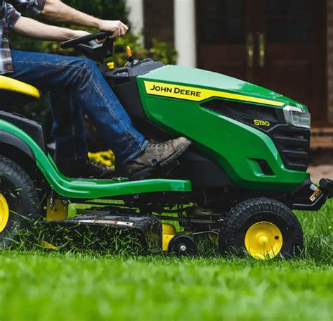 6 Best Riding Lawn Mowers For Large Lawns