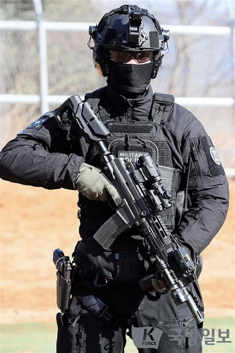 South Korean Military Police Special Duty Team Member From Ii Corps