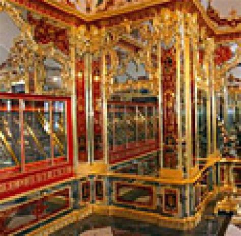 Mit der eröffnung des neuen grünen gewölbes und des historischen grünen gewölbes im dresdner residenzschloss gewann dresden seine bedeutung zurück als eine der hauptstädte des barock neben paris, wien und st. Neues Grünes Gewölbe, Germany 2019
