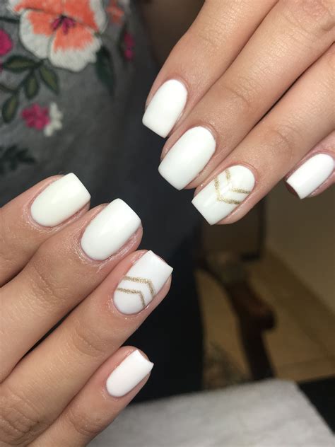 How To Rock White And Gold Nails In 2023