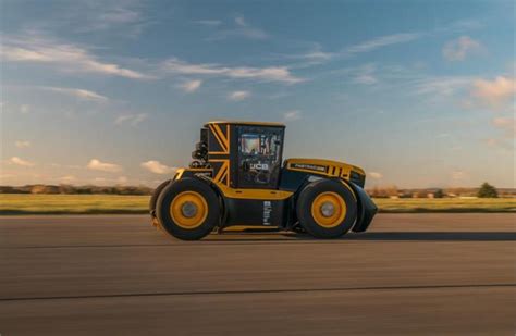 Jcb Fastrac Two The Worlds Fastest Tractor Autocar Professional