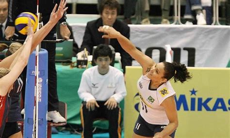Na manhã deste sábado, 26, o técnico divulgou as 12 convocadas que defenderão o brasil na busca por uma medalha olímpica. Brasil vence a primeira na Copa do Mundo de vôlei feminino ...