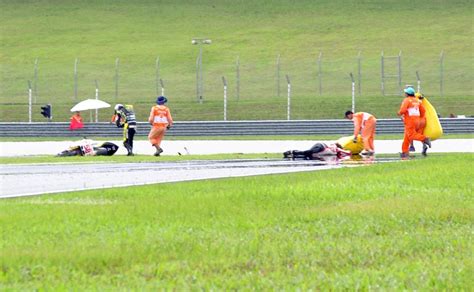 Italian Rider Simoncelli Killed In Malaysian Motogp Crash Cnn