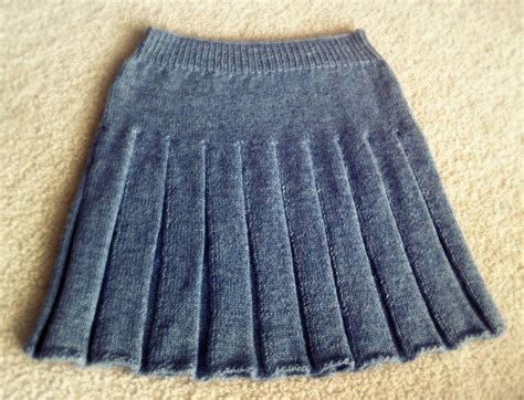 Knit In The Round Pleated Skirt - Cardigan e maglioni #Cardigan #knit #