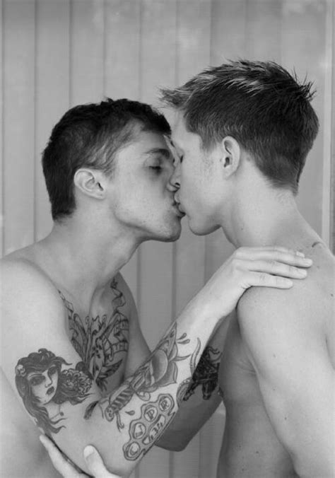 Cute Gay Kiss Cutegaykiss Twitter