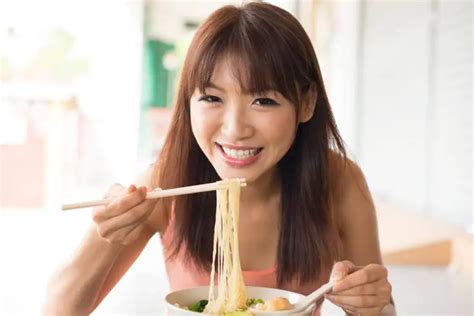 How To Eat Ramen With Chopsticks A Detailed Guide Question Japan