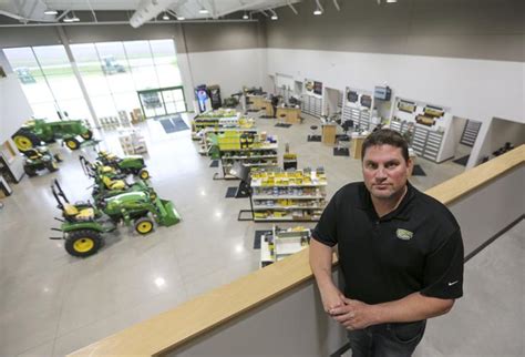 Biz Buzz Monday Dyersville Equipment Dealer Now Largest Of Companys