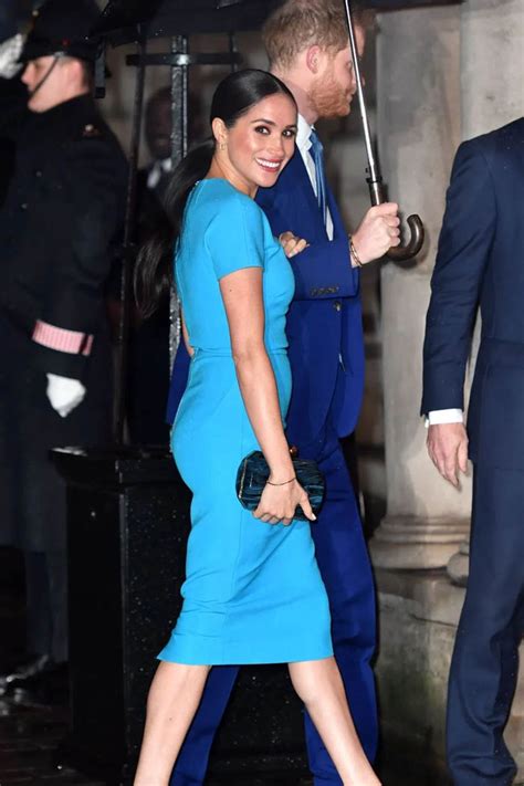 Ich mache mir sorgen, dass dies alles die gesundheit meines vaters beeinträchtigen könnte, sagt. Meghan and Harry Look Stylish During First U.K. Outing ...