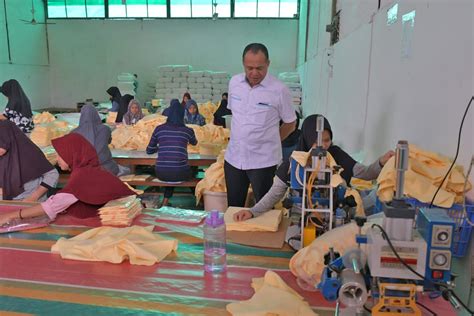 Tinjau Pabrik Kanebo Di Sumbar Bupati Zahir Siap Bantu Ekspor Melalui