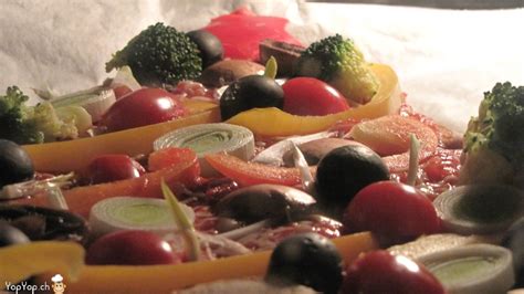 Vous cherchez un restaurant à paris pour pas cher ? Un repas de Noël pas cher et original: la pizza sapin de Noël