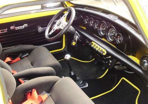 Your destination for buying innocenti mini. Looking for pictures / ideas for placement of dash gauges ...
