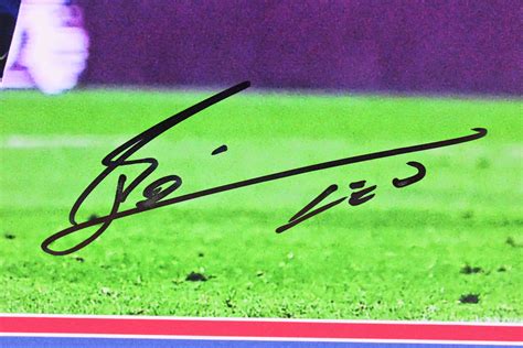 Lot Detail Lionel Messi Signed 16 X 20 Matted Photograph Fanatics