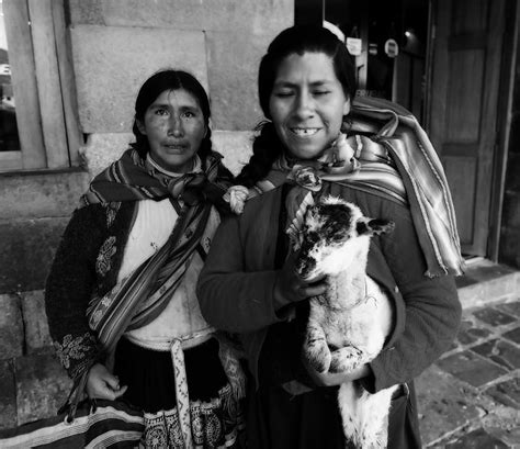 1pacbw350314970447ec6c9158o Inca Ladies At Cuzco Peru Flickr